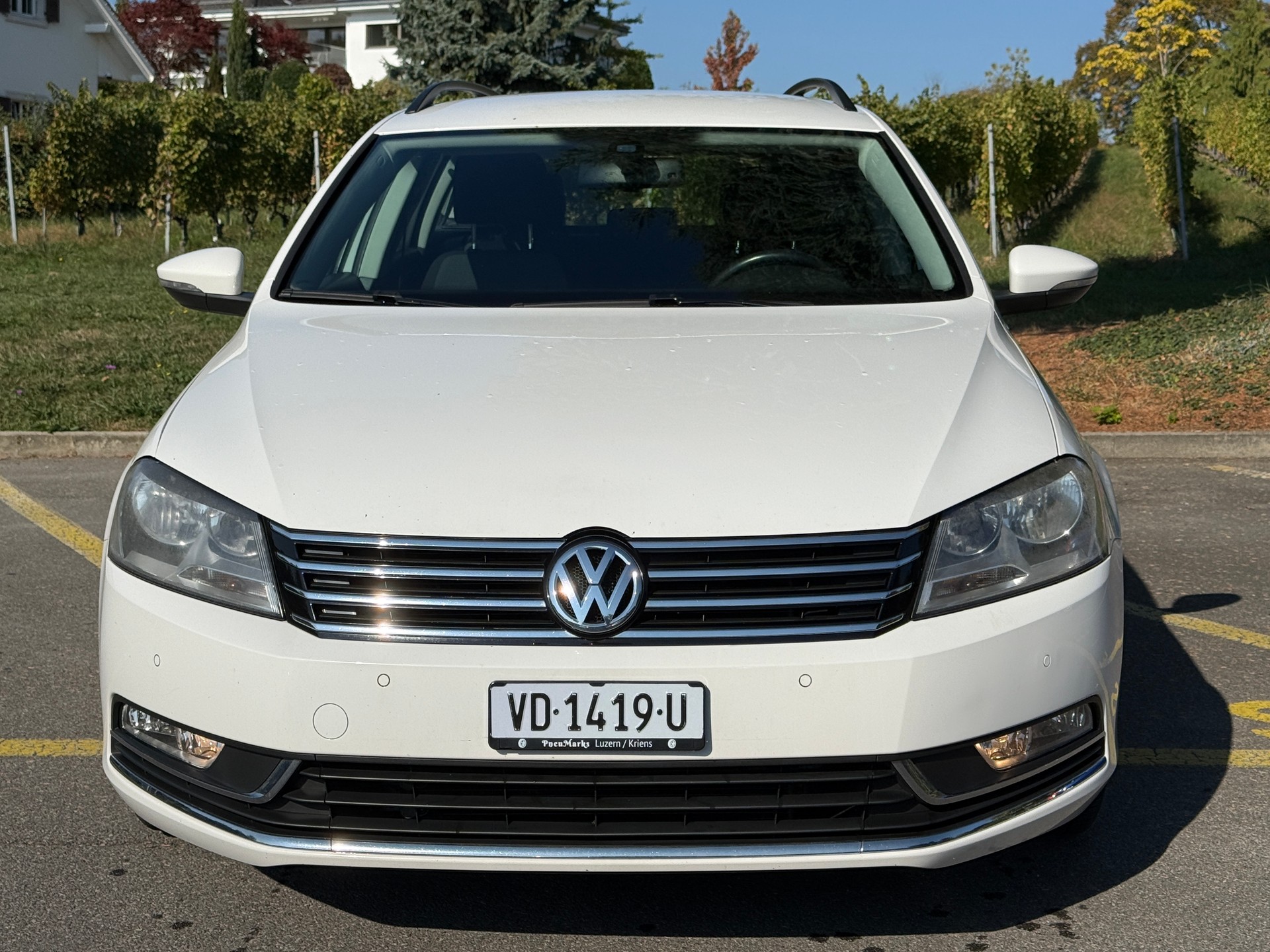 VW Passat Variant 2.0 TDI BMT Comfortline DSG - Navigation - Capteurs de Park Avant & Arrière - Tampomat - Sièges Chauffants-image-2