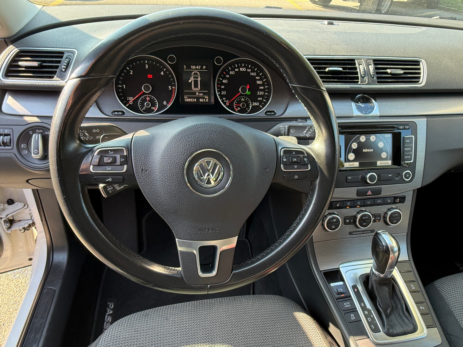 VW Passat Variant 2.0 TDI BMT Comfortline DSG - Navigation - Capteurs de Park Avant & Arrière - Tampomat - Sièges Chauffants-image-18