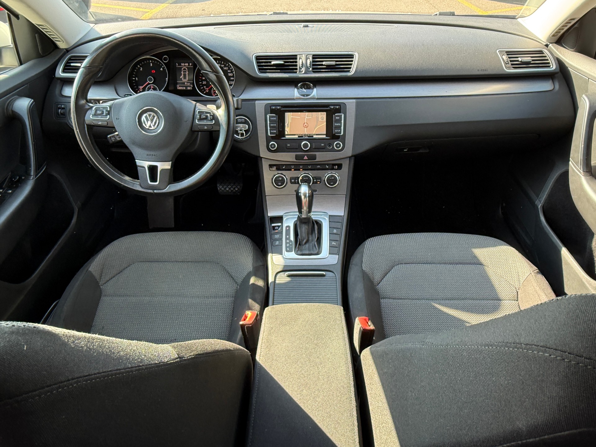 VW Passat Variant 2.0 TDI BMT Comfortline DSG - Navigation - Capteurs de Park Avant & Arrière - Tampomat - Sièges Chauffants-image-22