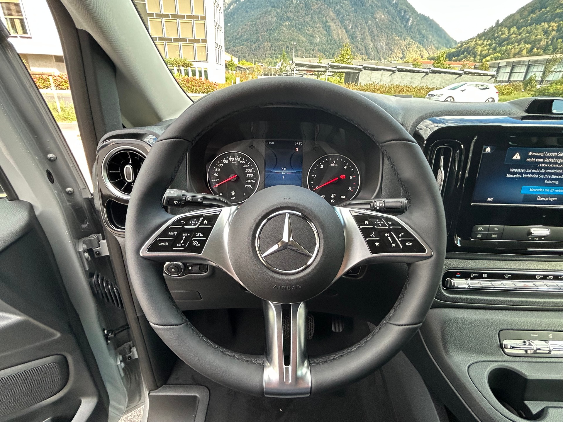 MERCEDES-BENZ Vito 116 CDI Lang Tourer 9G-Tronic 4M Pro-image-14