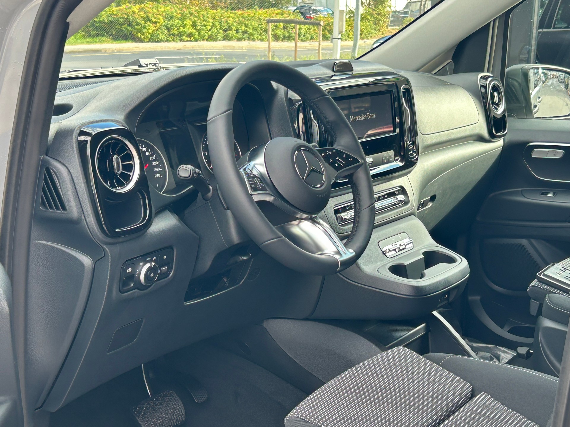 MERCEDES-BENZ Vito 116 CDI Lang Tourer 9G-Tronic 4M Pro-image-13