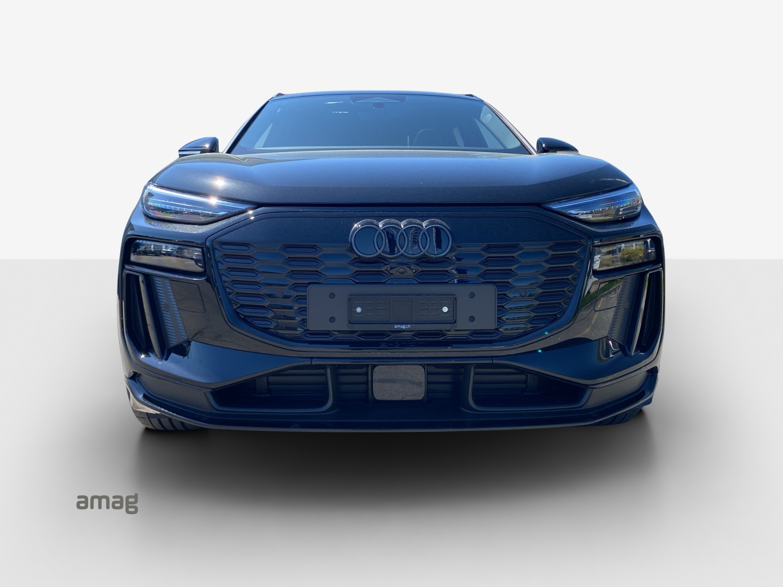 AUDI Q6 e-tron quattro-image-6