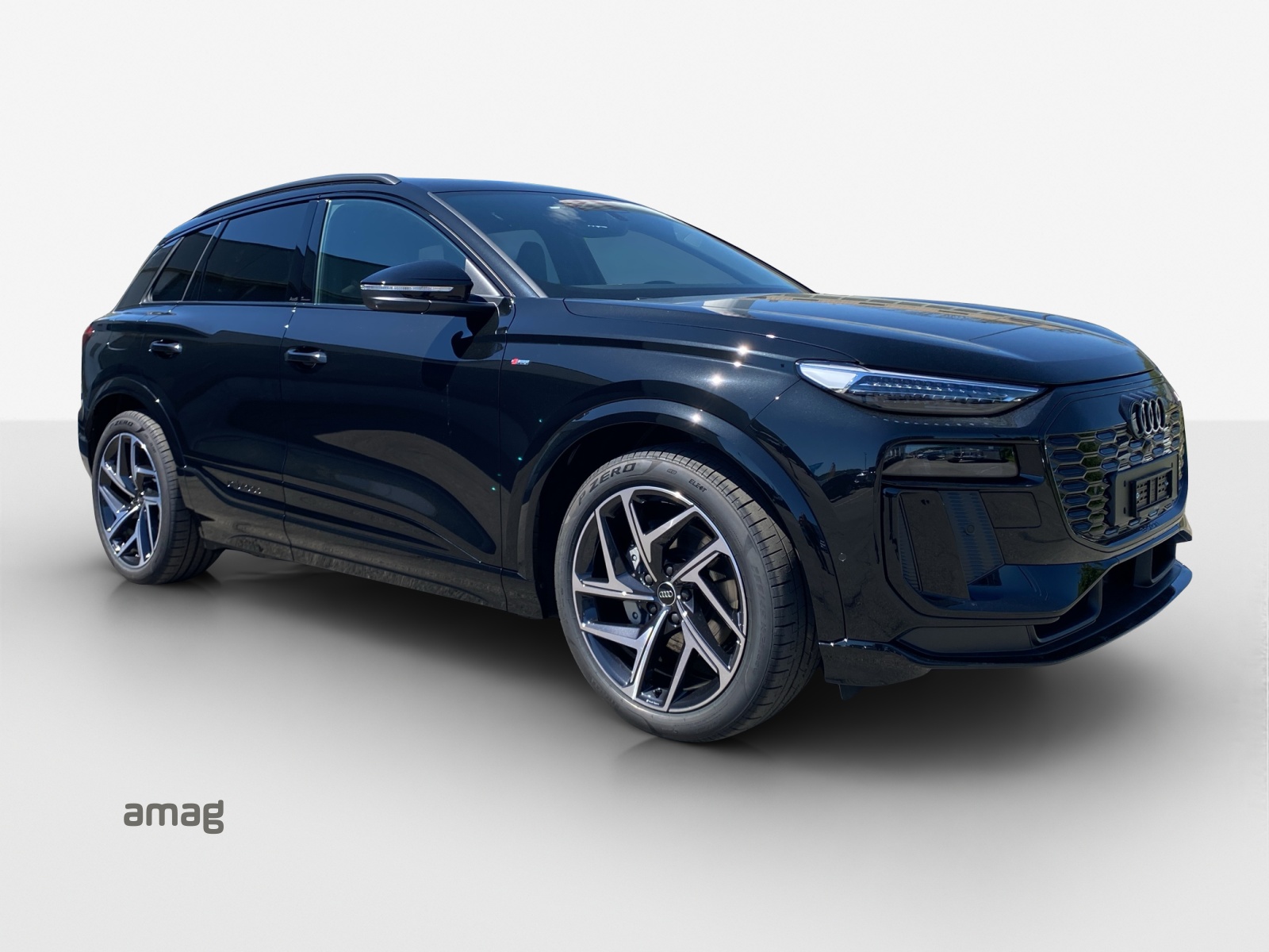 AUDI Q6 e-tron quattro-image-5