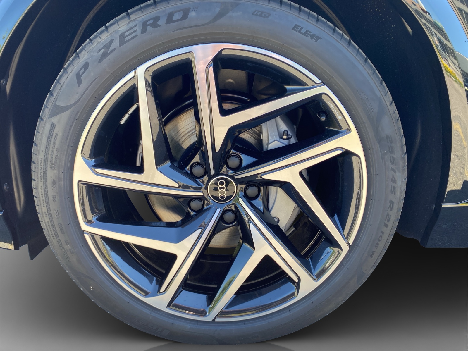 AUDI Q6 e-tron quattro-image-13