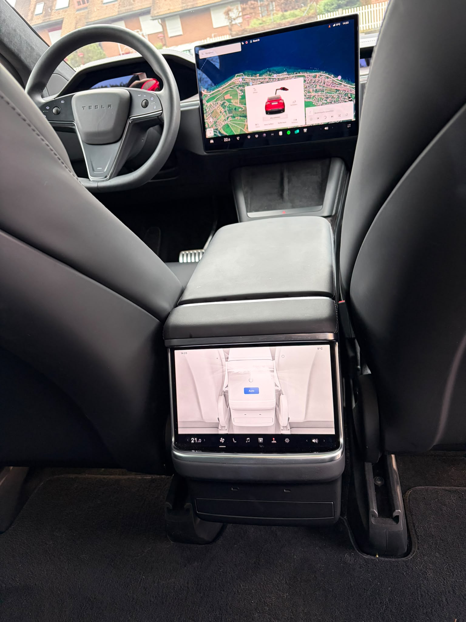 TESLA Long Range AWD - Ultra Red-image-5