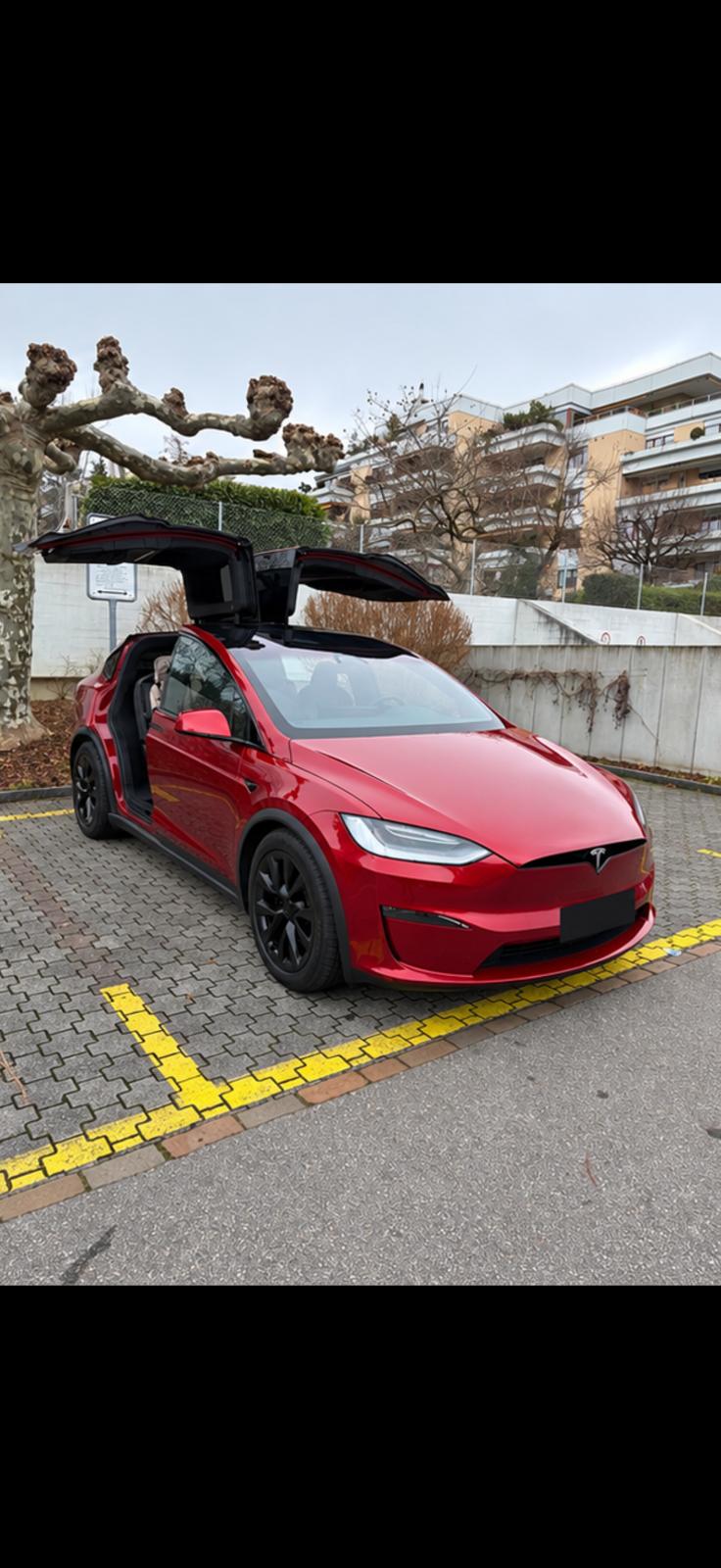 TESLA Long Range AWD - Ultra Red-image-2
