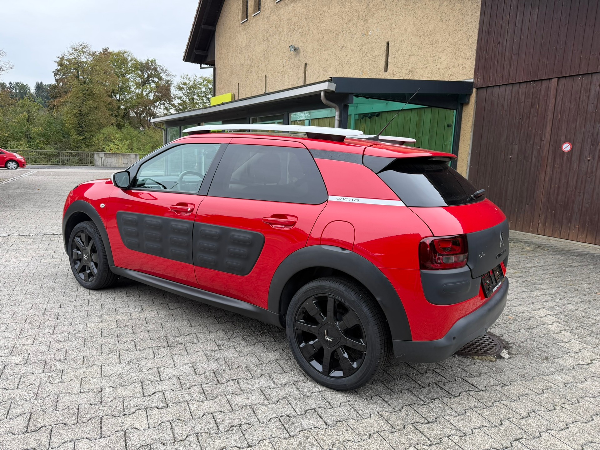 CITROEN C4 Cactus 1.2 e-THP Shine-image-5