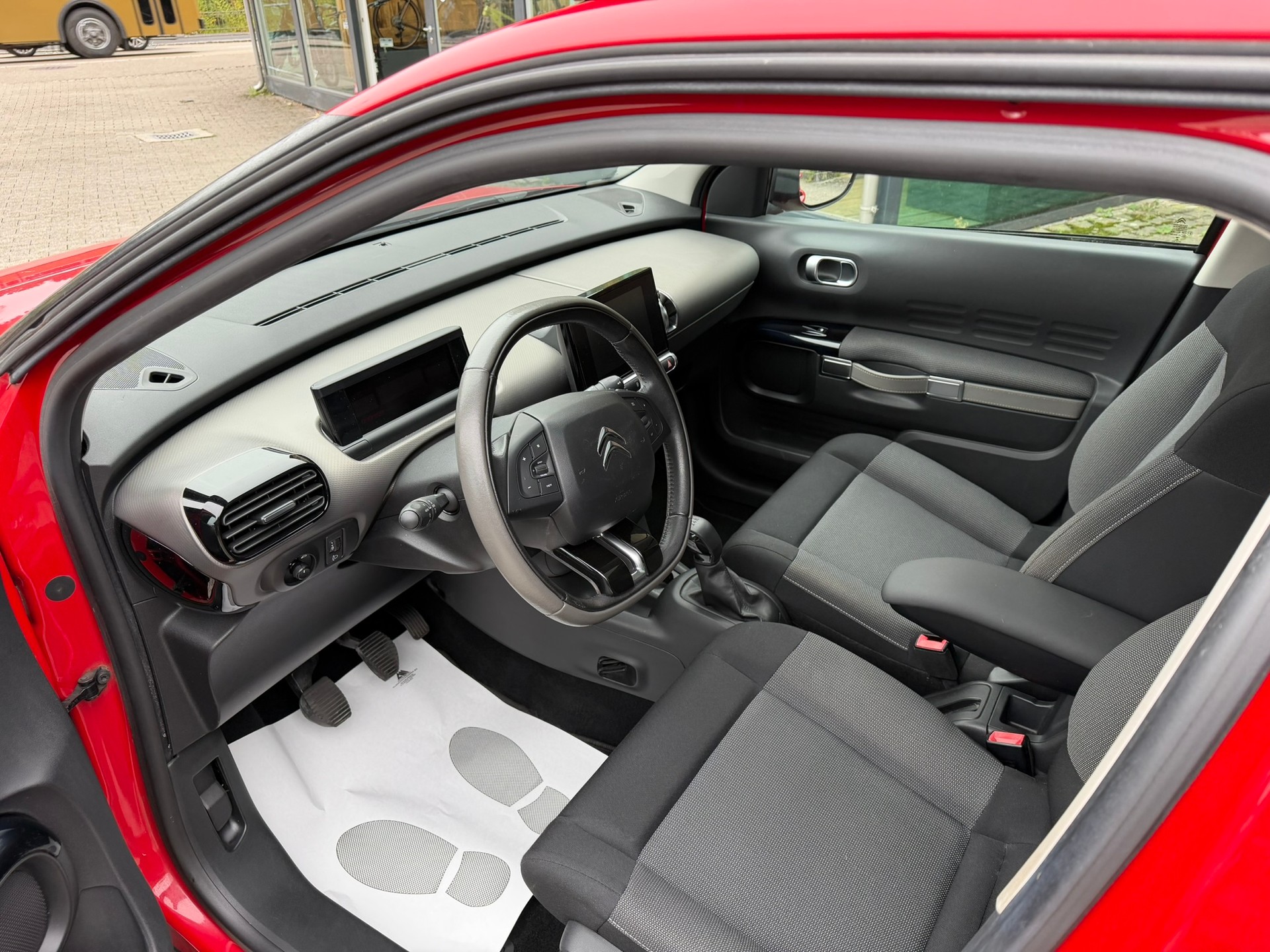 CITROEN C4 Cactus 1.2 e-THP Shine-image-7