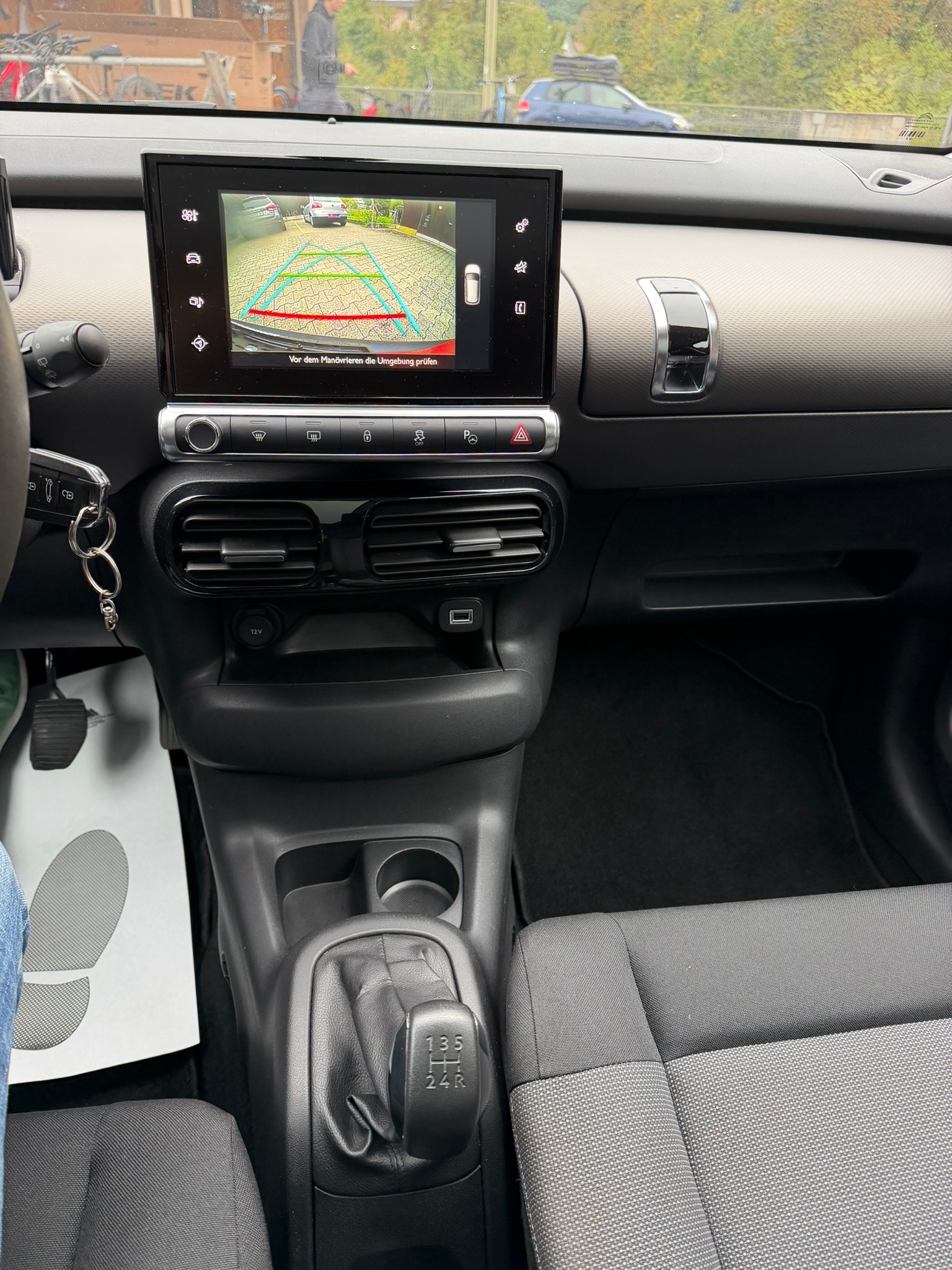CITROEN C4 Cactus 1.2 e-THP Shine-image-11