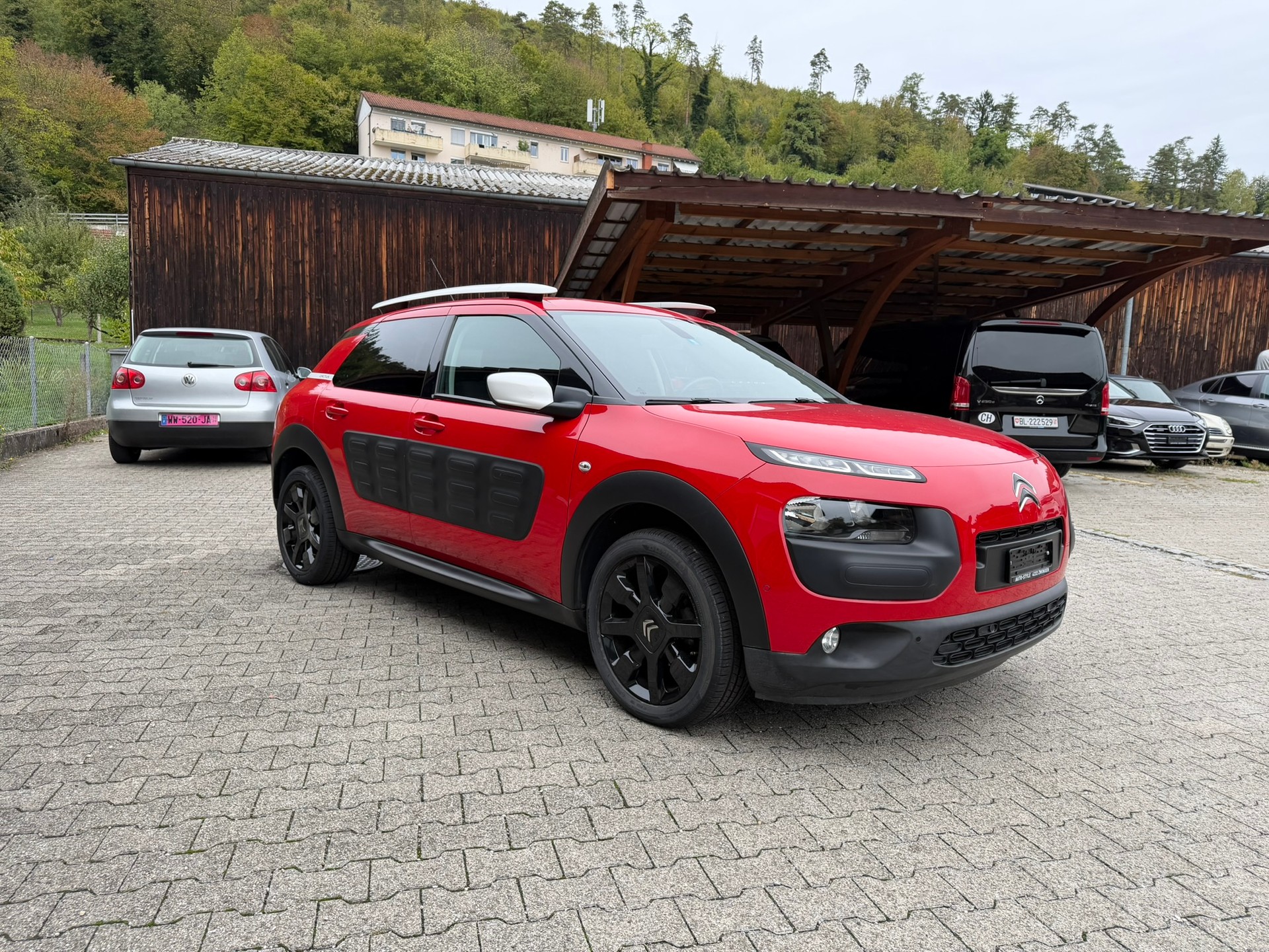 CITROEN C4 Cactus 1.2 e-THP Shine-image-2