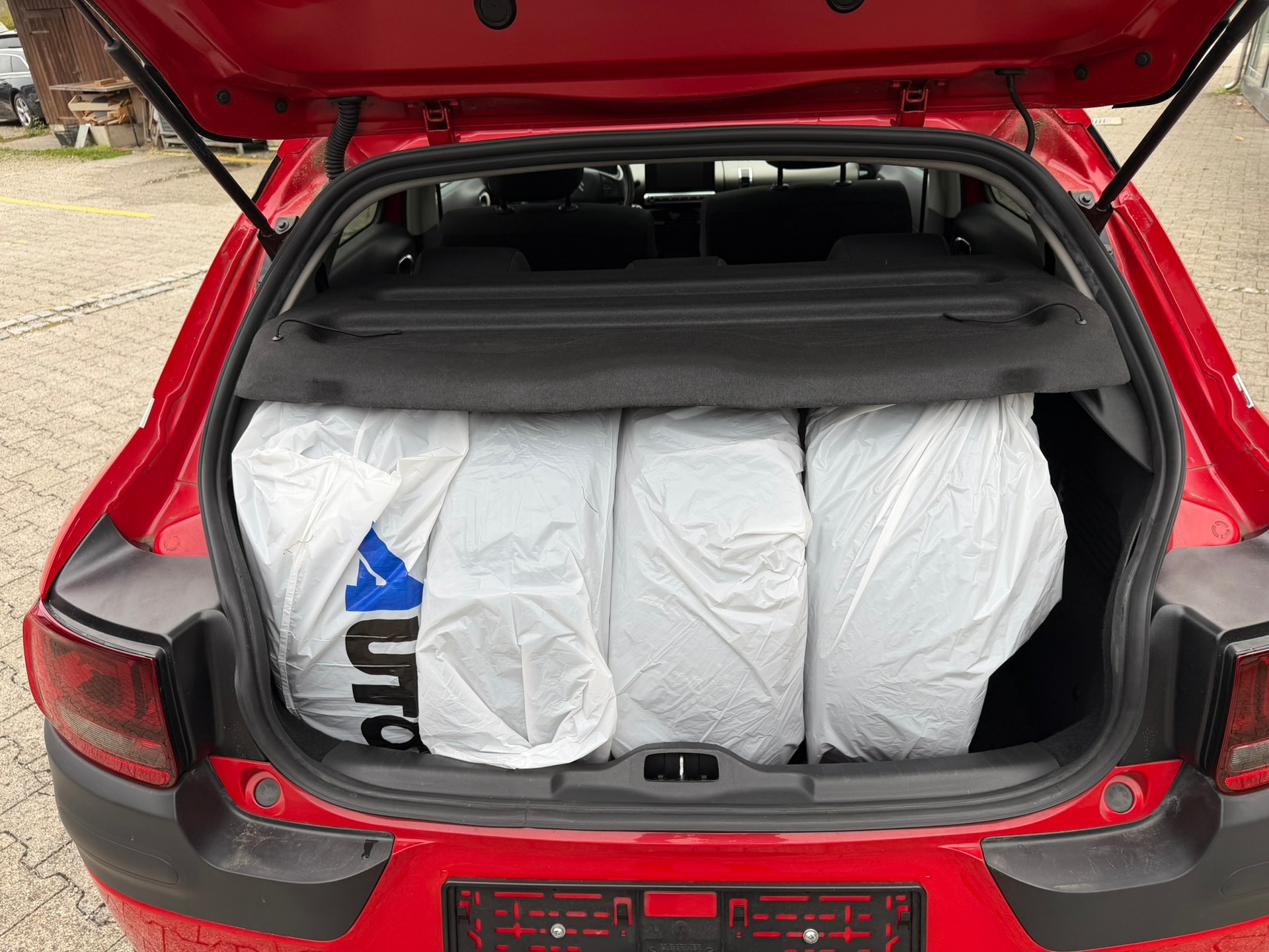 CITROEN C4 Cactus 1.2 e-THP Shine-image-9