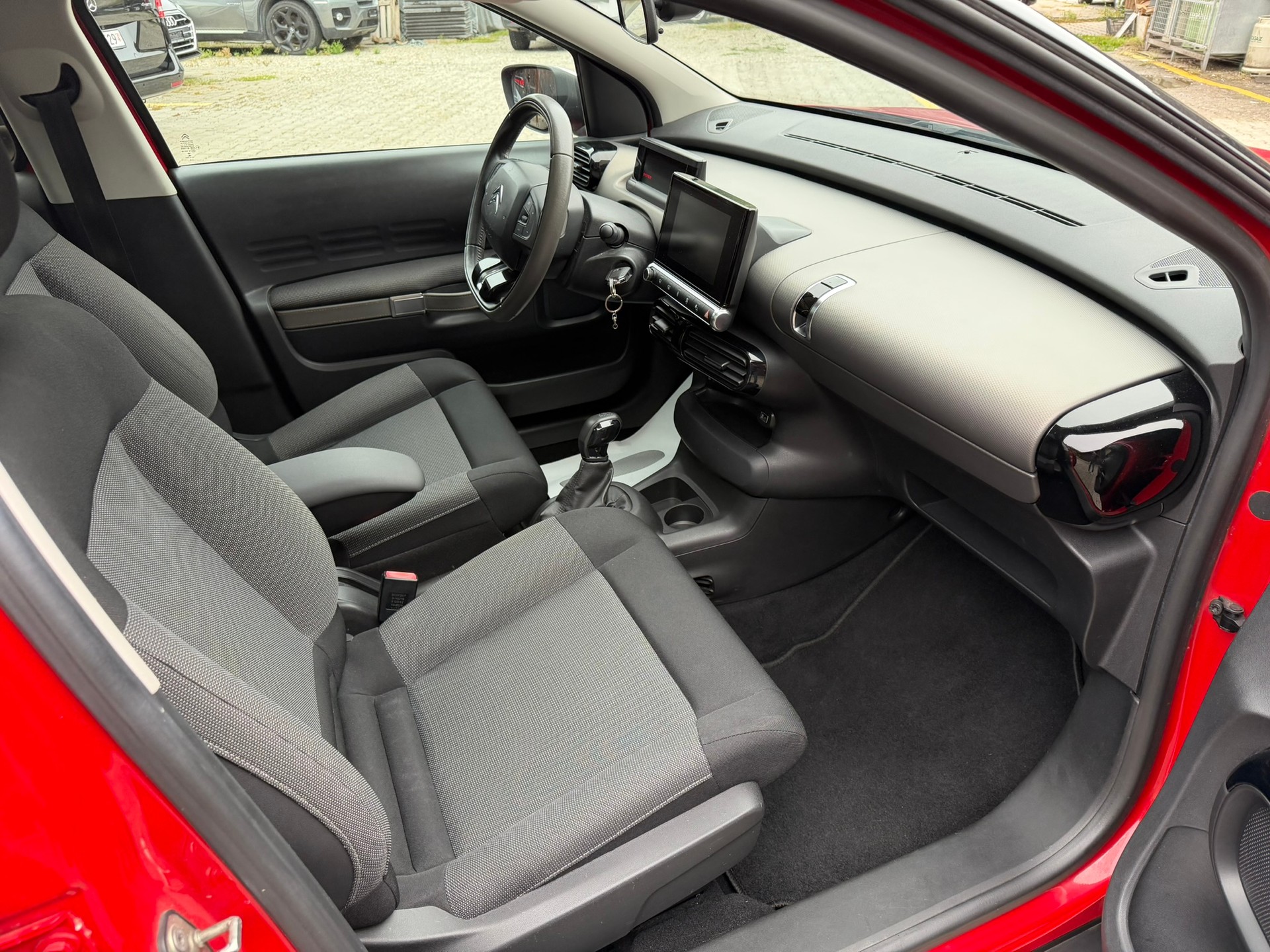 CITROEN C4 Cactus 1.2 e-THP Shine-image-8