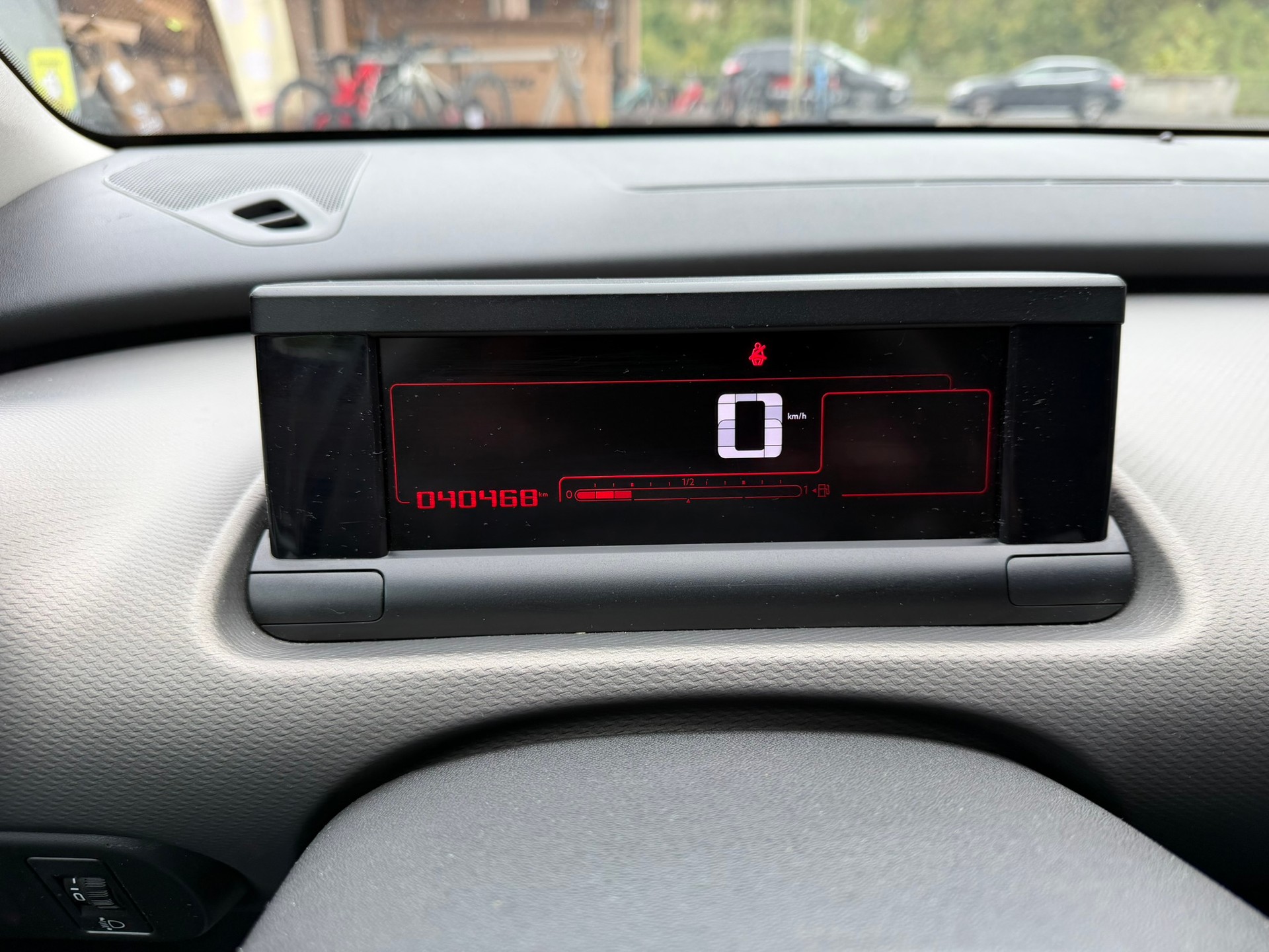 CITROEN C4 Cactus 1.2 e-THP Shine-image-12