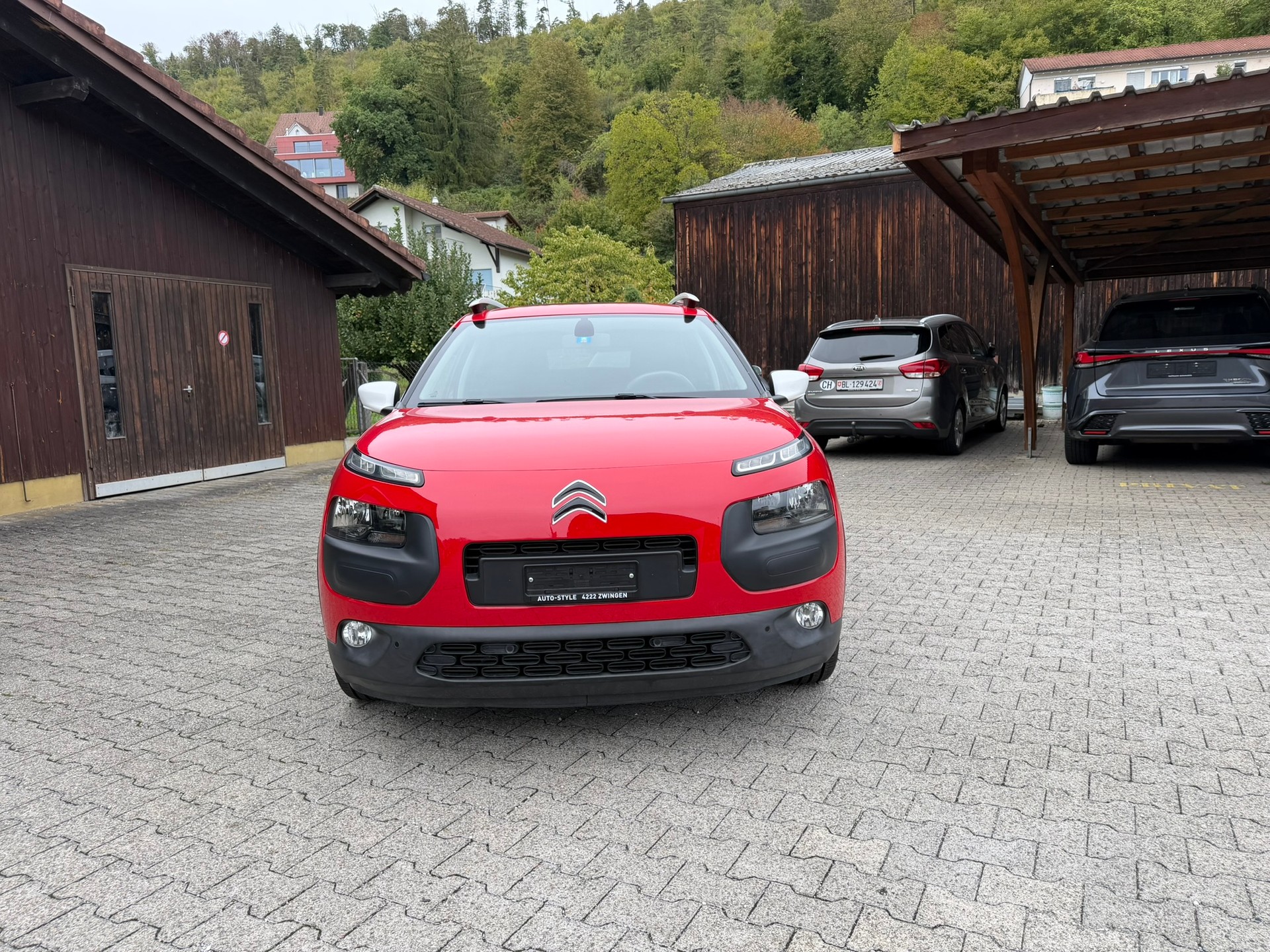 CITROEN C4 Cactus 1.2 e-THP Shine-image-1