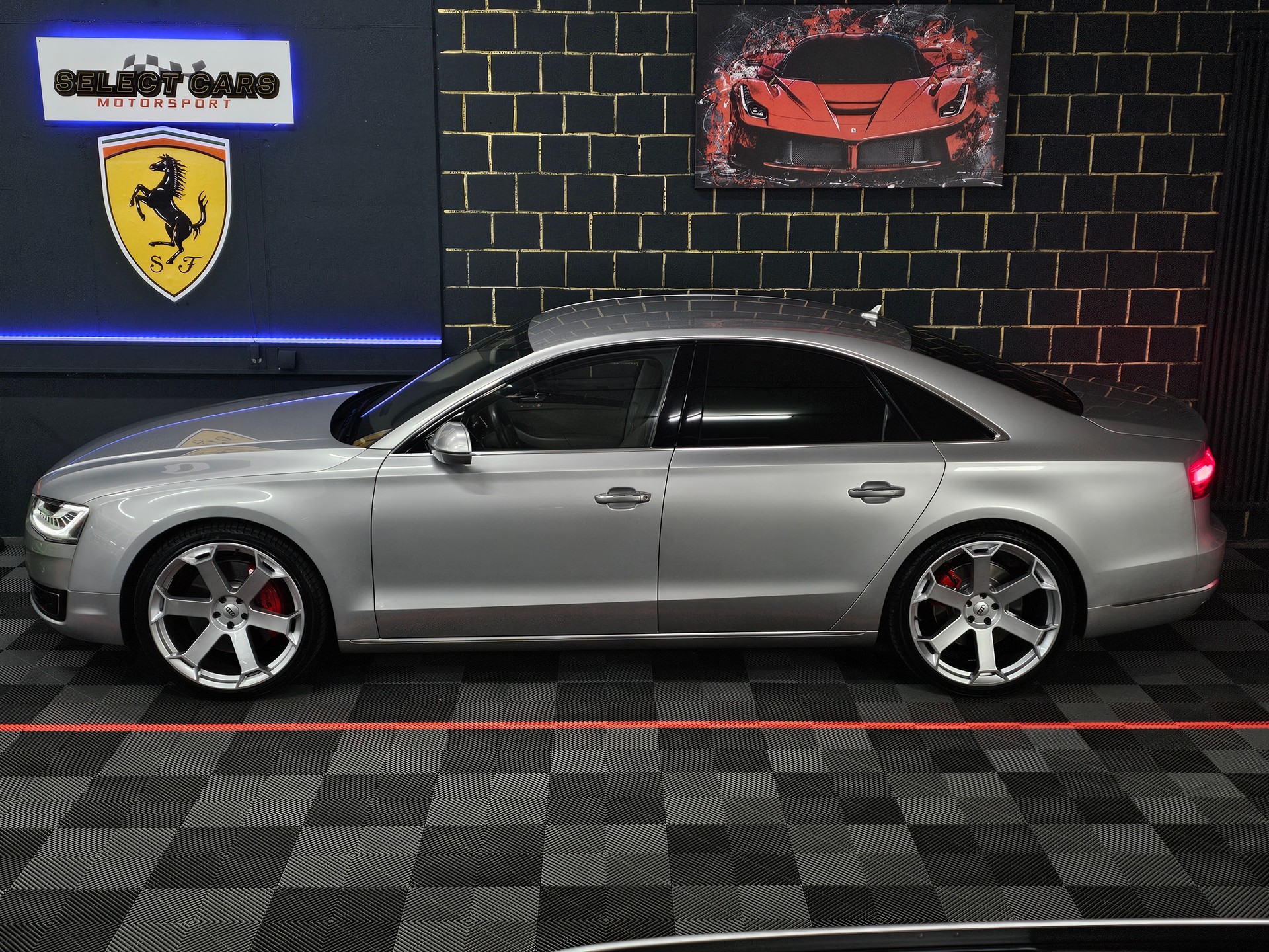 AUDI A8 4.0 TFSI V8 quattro tiptronic-image-1