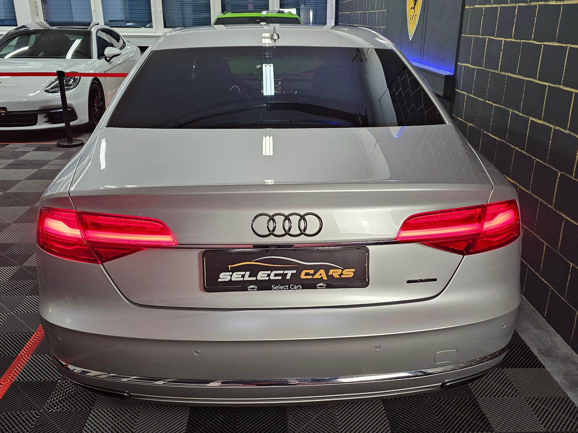 AUDI A8 4.0 TFSI V8 quattro tiptronic-image-7