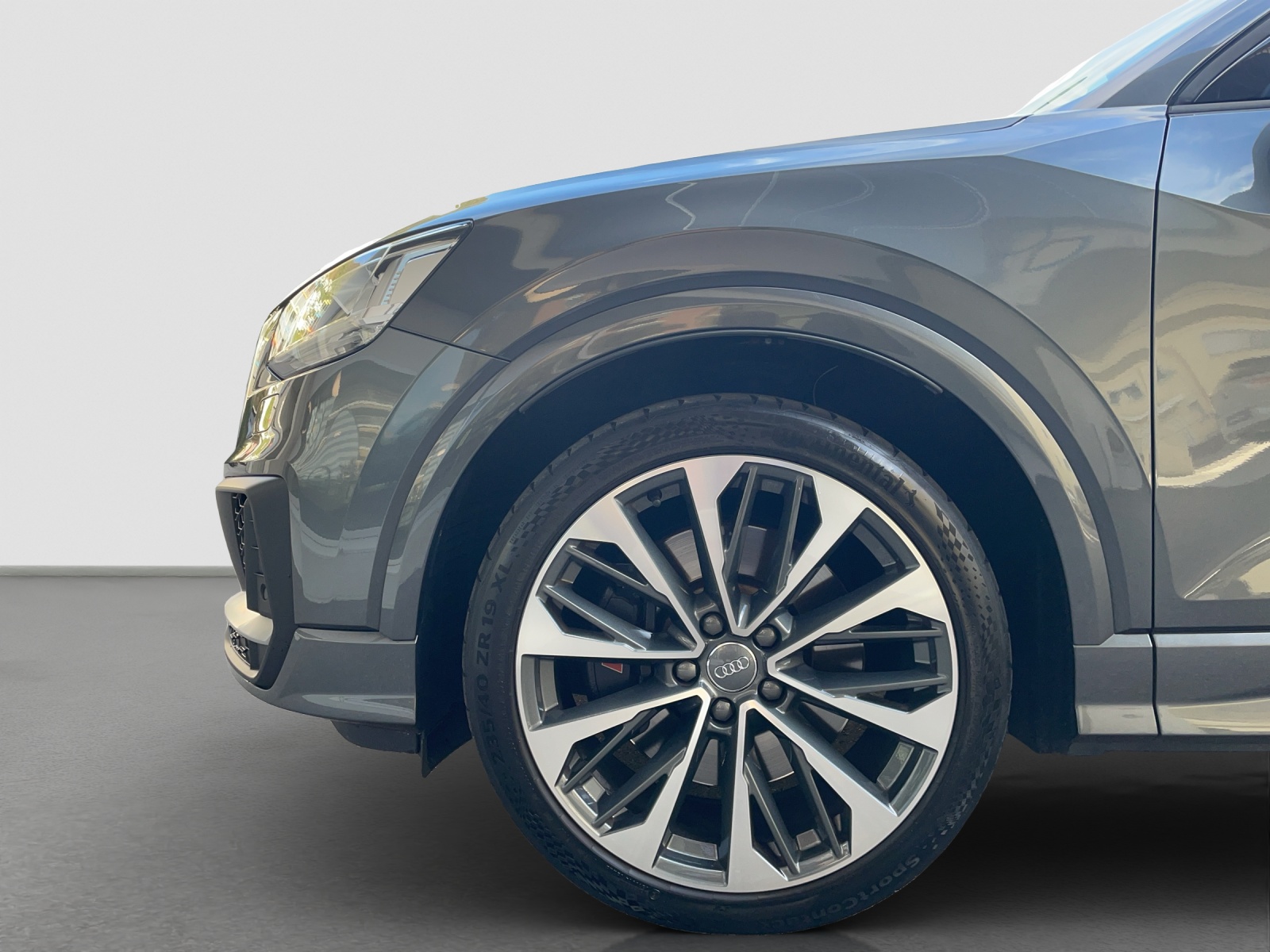 AUDI SQ2 TFSI quattro S-tronic-image-4