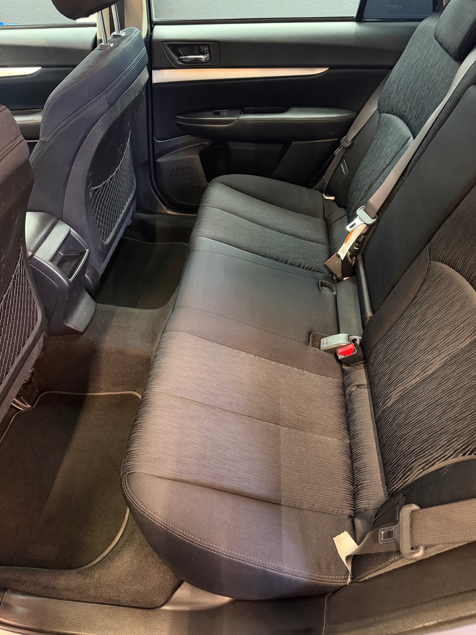 SUBARU Legacy 2.0i Swiss AWD-image-9
