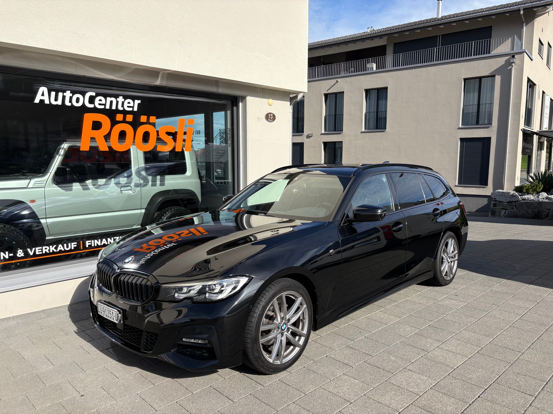BMW 320d xDrive 48V Touring M Sport Steptronic-image-7