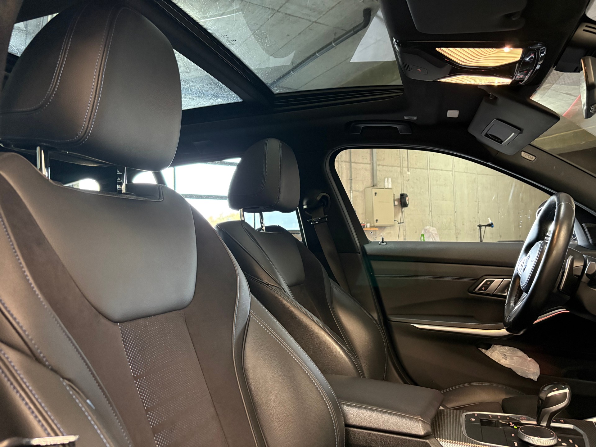 BMW 320d xDrive 48V Touring M Sport Steptronic-image-13