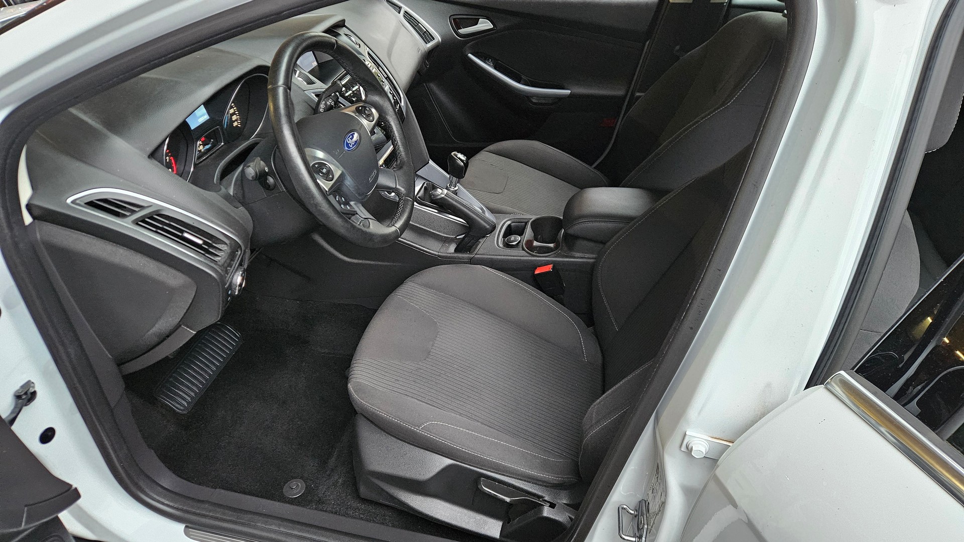 FORD Focus 1.0 SCTi Winner-image-10