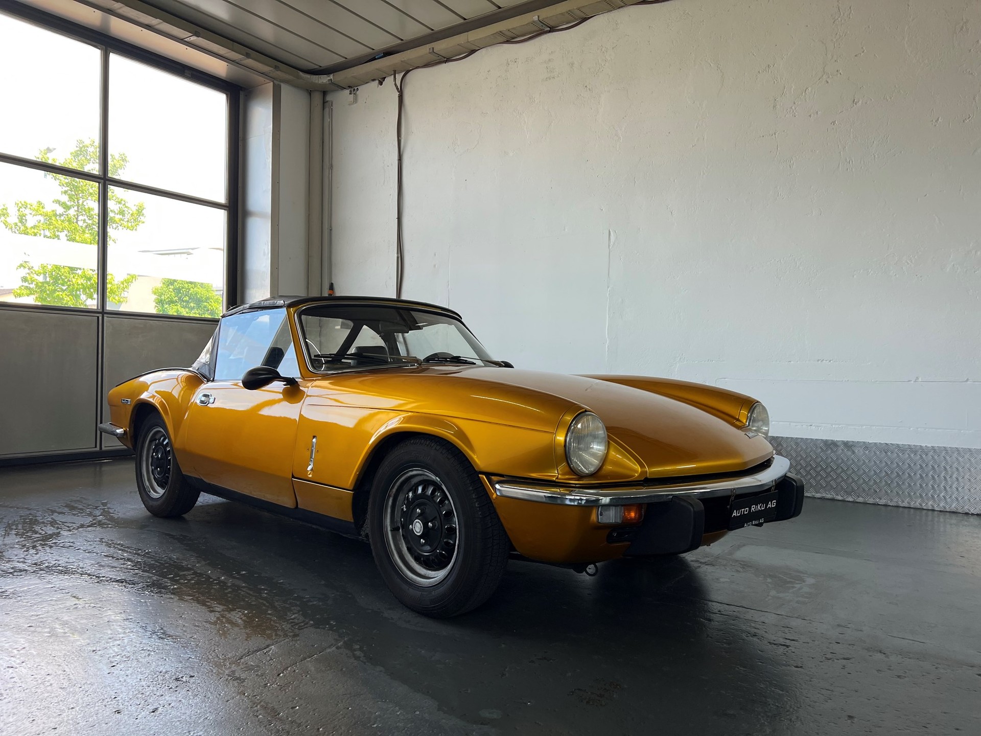 TRIUMPH Spitfire 1500-showroom-element-2