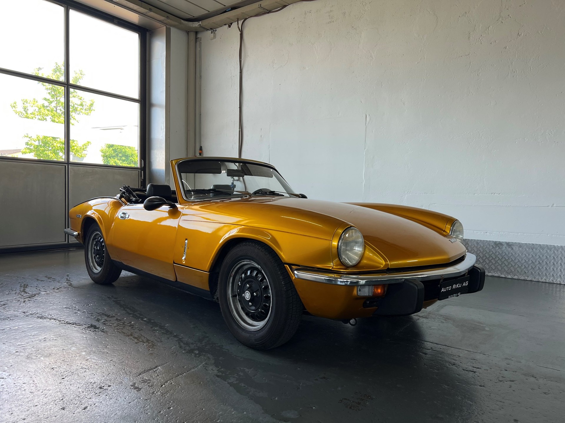 TRIUMPH Spitfire 1500-showroom-element-3