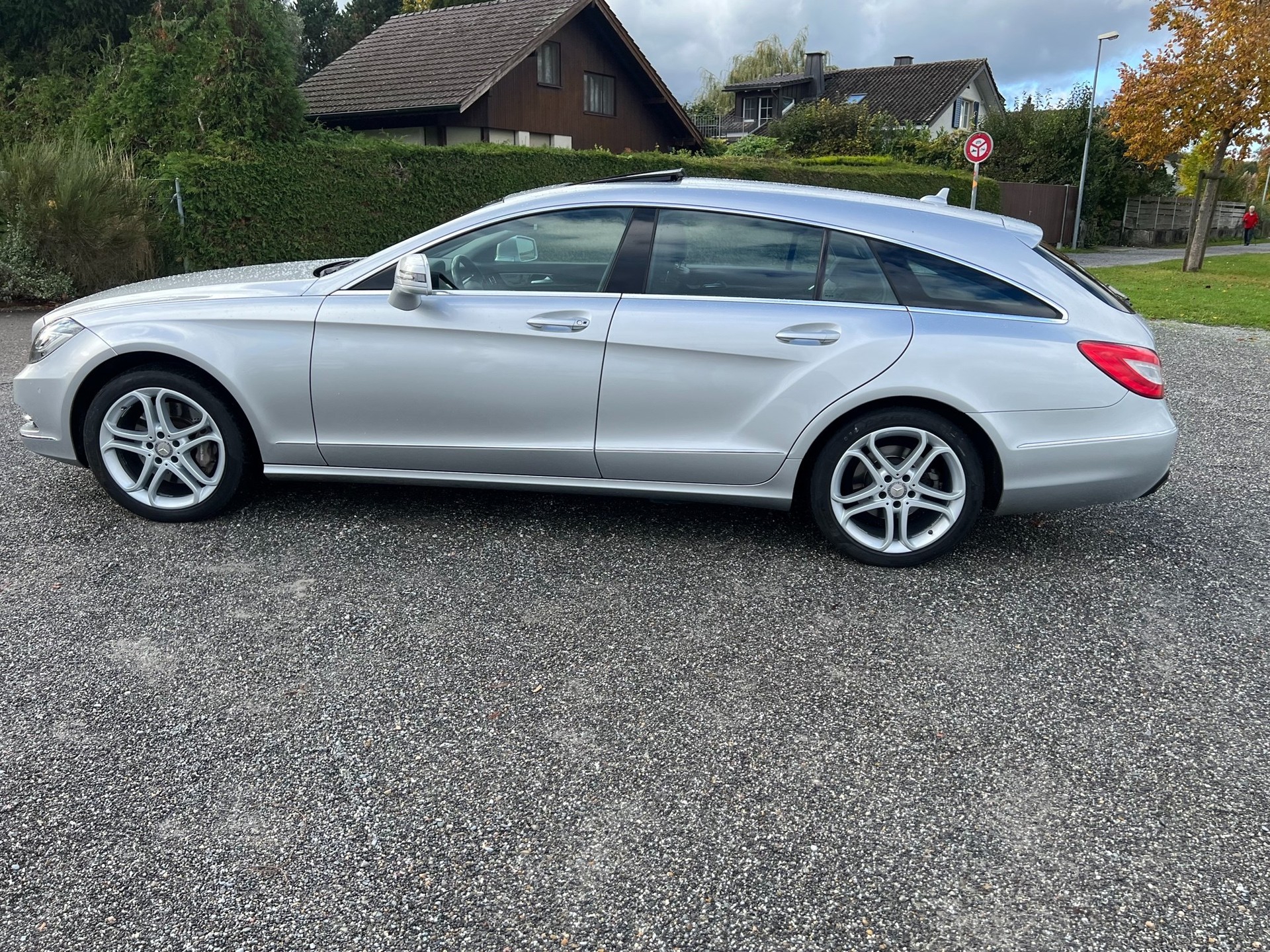 MERCEDES-BENZ CLS SB 350 CDI Executive 4Matic 7G-Tronic-image-4