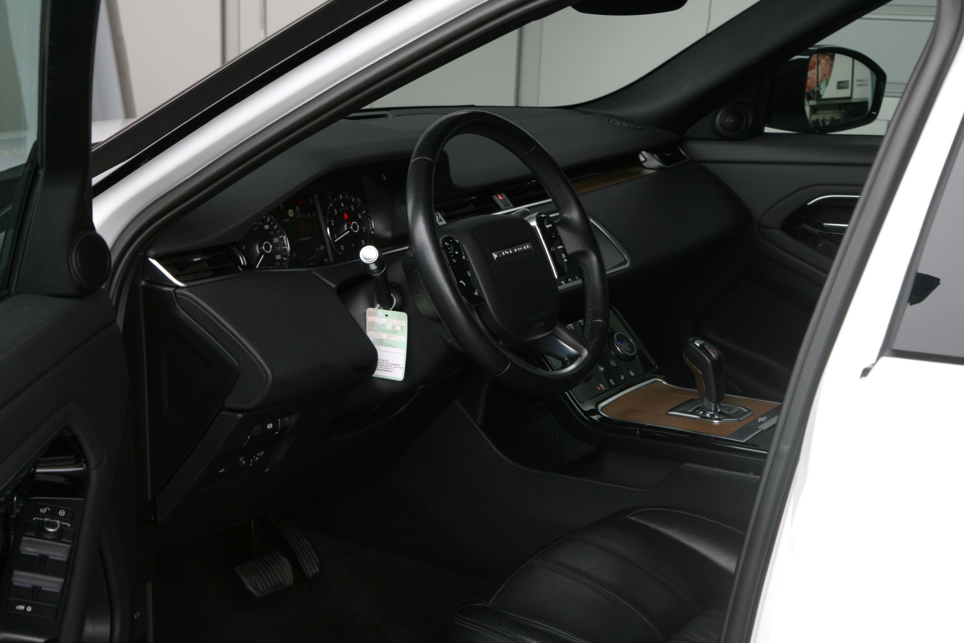 LAND ROVER Range Rover Evoque P 300 S AT9-image-13