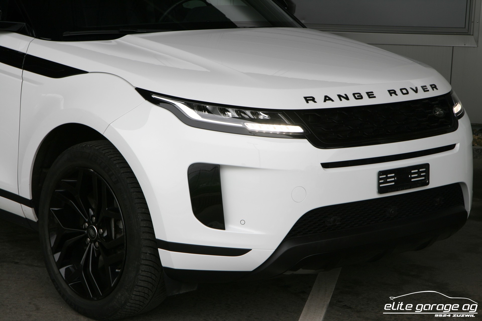 LAND ROVER Range Rover Evoque P 300 S AT9-image-9