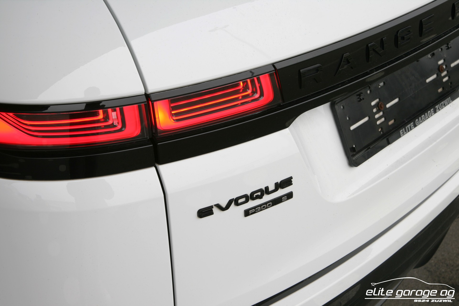 LAND ROVER Range Rover Evoque P 300 S AT9-image-12