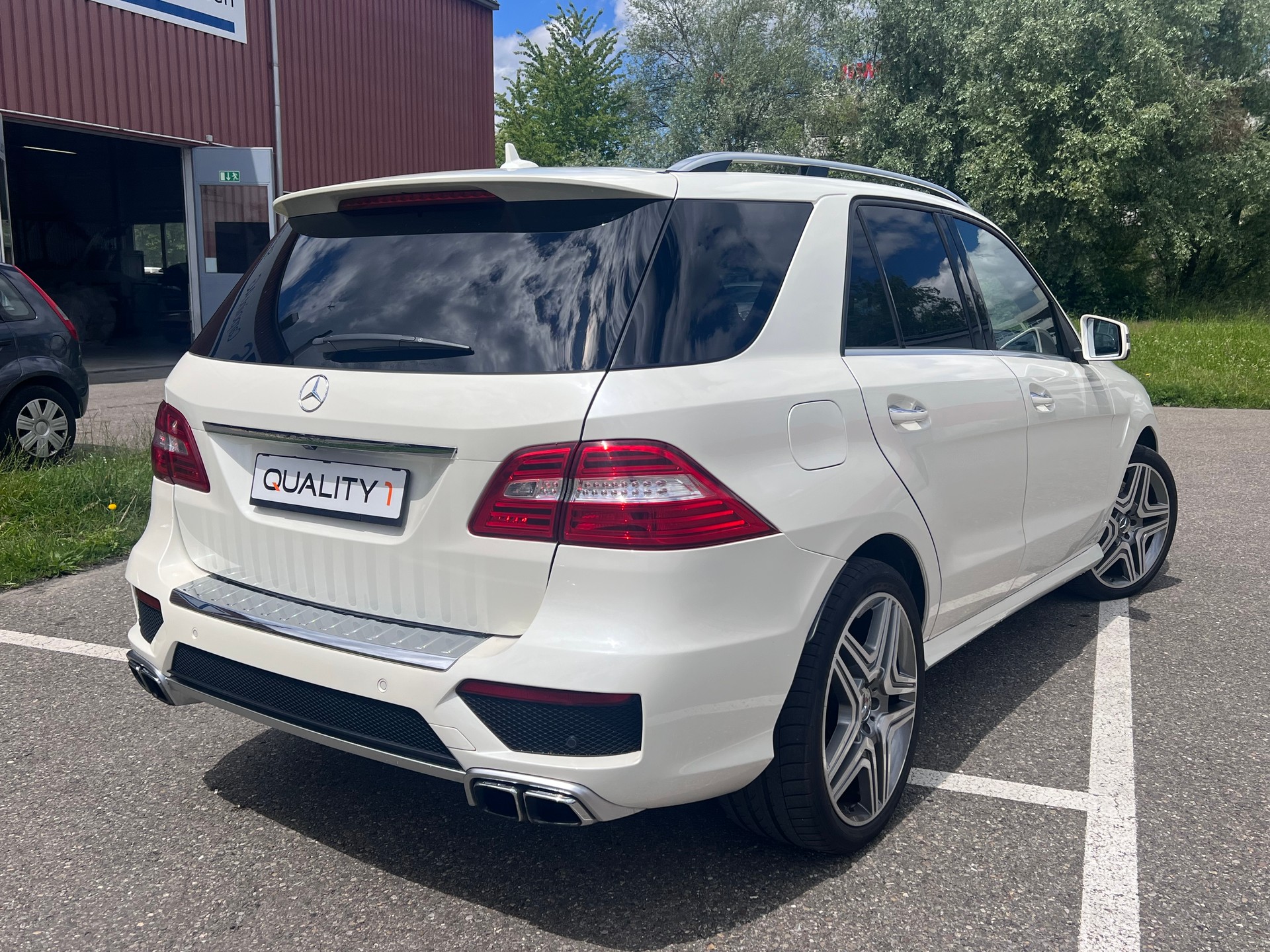 MERCEDES-BENZ ML 63 AMG Executive 4Matic Speedshift-image-4