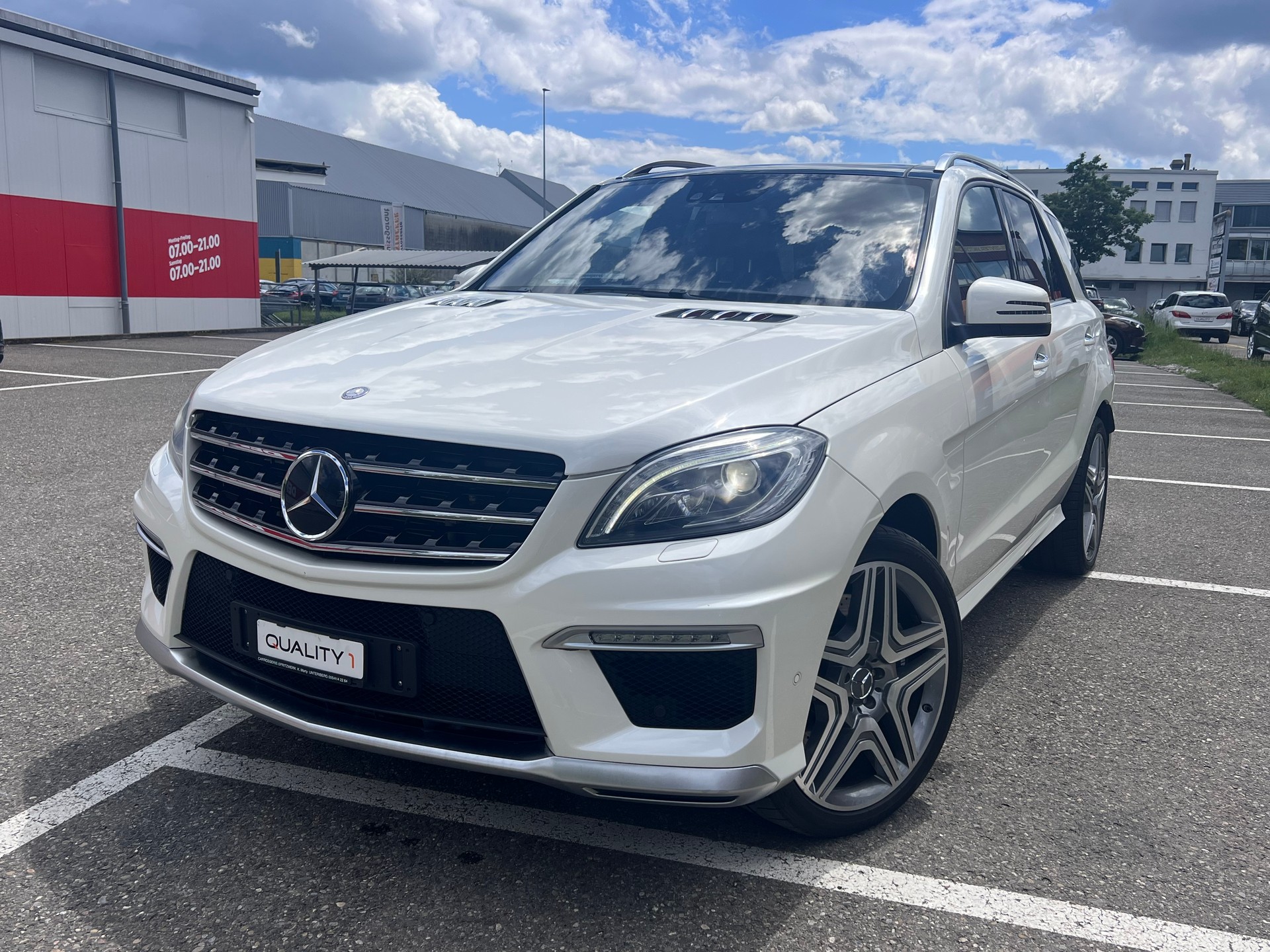 MERCEDES-BENZ ML 63 AMG Executive 4Matic Speedshift-image-0