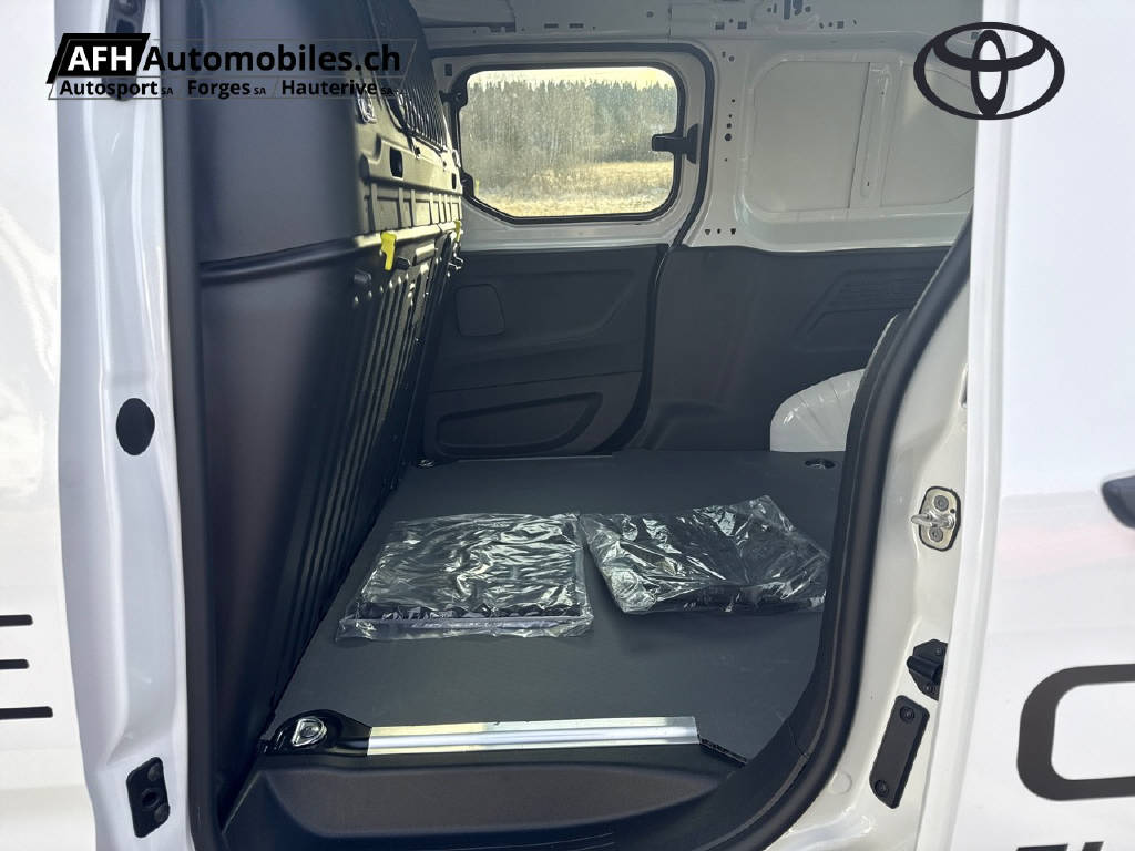 TOYOTA PROACE CITY van L2 52KWh Active-image-14