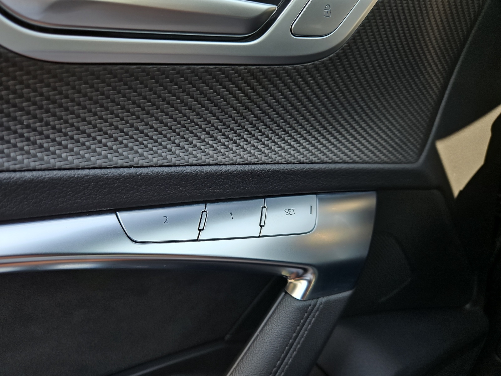 AUDI RS6 Avant 4.0 TFSI V8 quattro-image-12