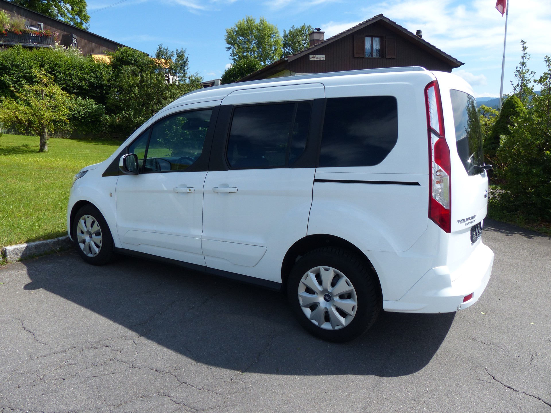 FORD Tourneo Connect 1.5 EcoBlue Trend Automat-image-12