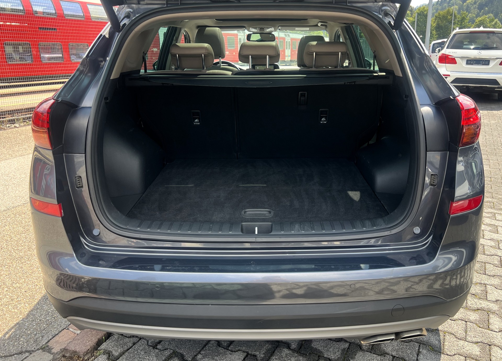 HYUNDAI Tucson 2.0 CRDI Vertex Mild Hybrid 4WD Automatic-image-12