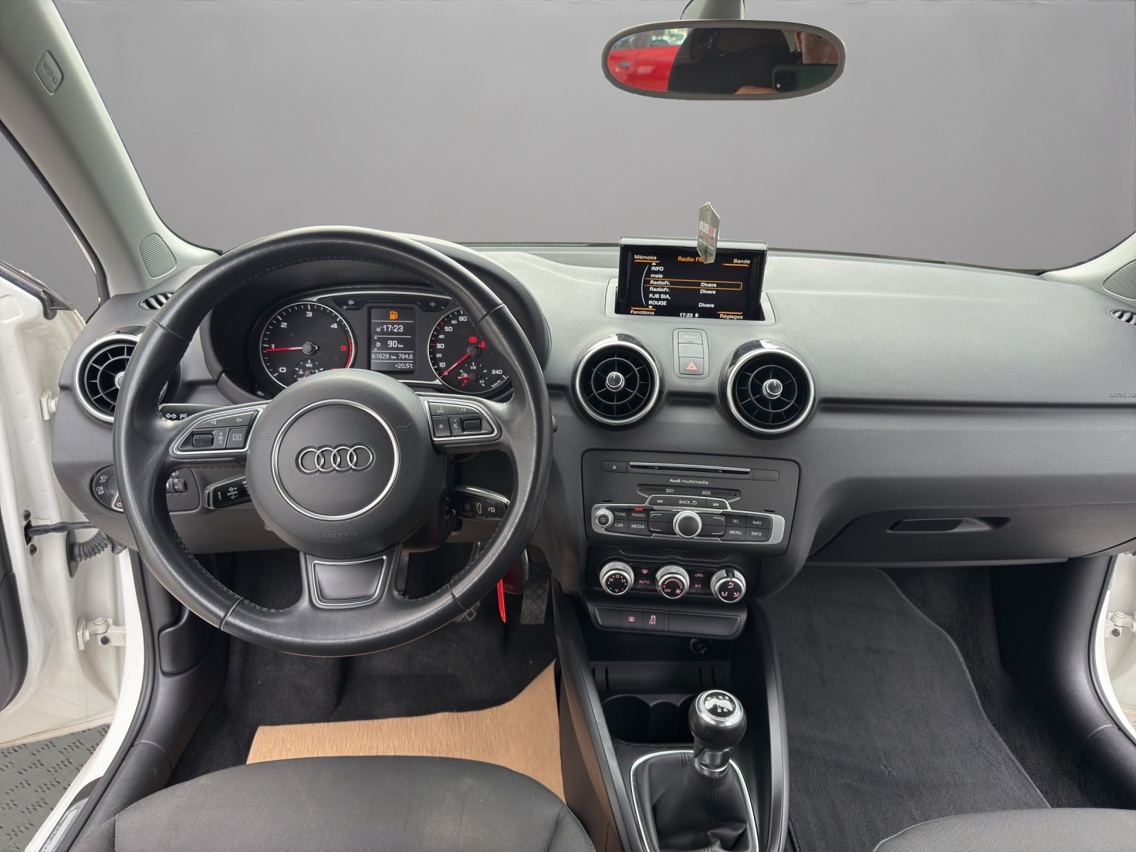 AUDI A1 Sportback 1.4 TDI S-LINE-image-13