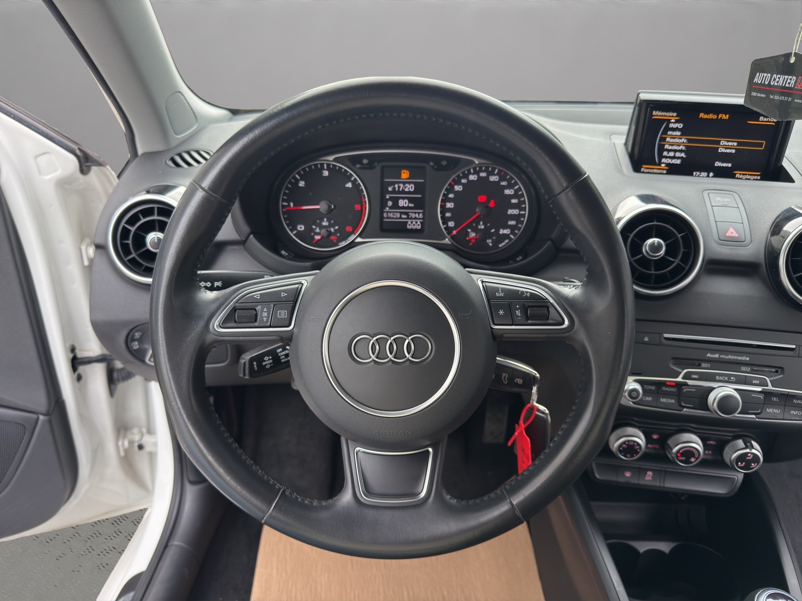AUDI A1 Sportback 1.4 TDI S-LINE-image-9