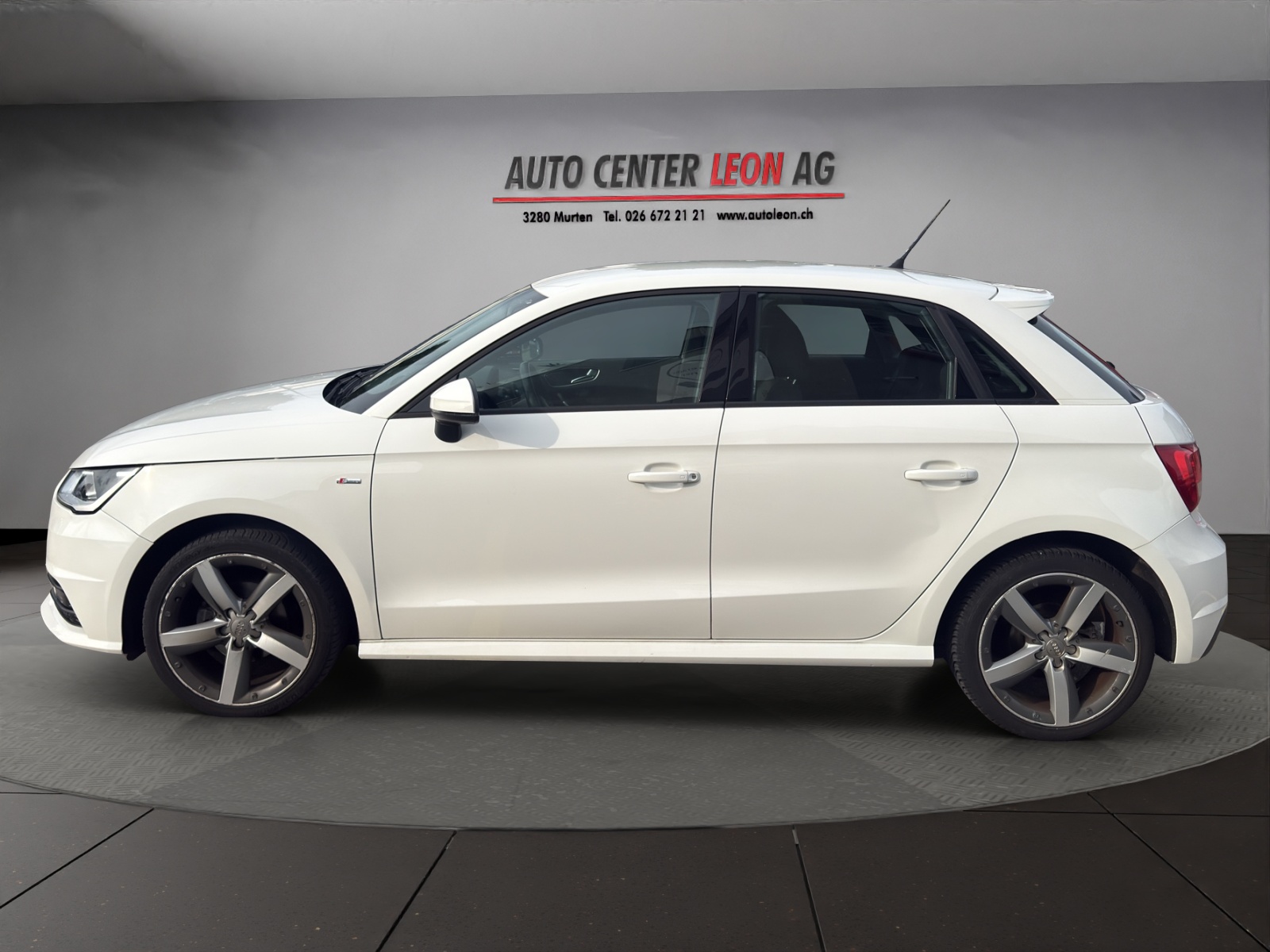 AUDI A1 Sportback 1.4 TDI S-LINE-image-2