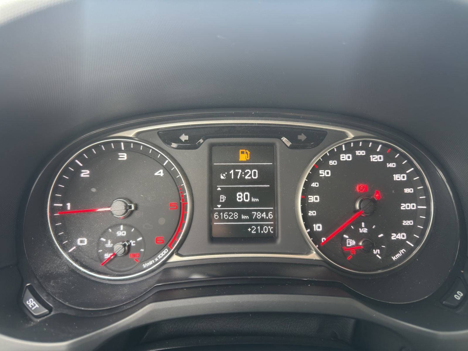 AUDI A1 Sportback 1.4 TDI S-LINE-image-10