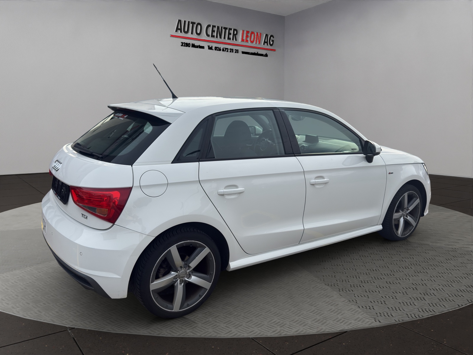AUDI A1 Sportback 1.4 TDI S-LINE-image-5