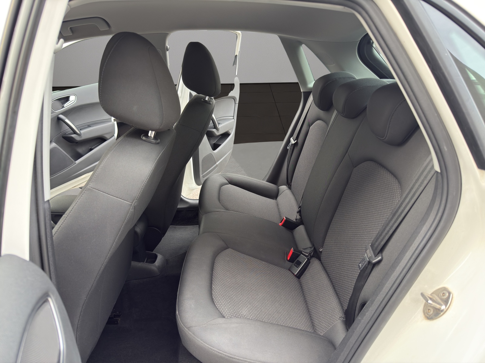 AUDI A1 Sportback 1.4 TDI S-LINE-image-17