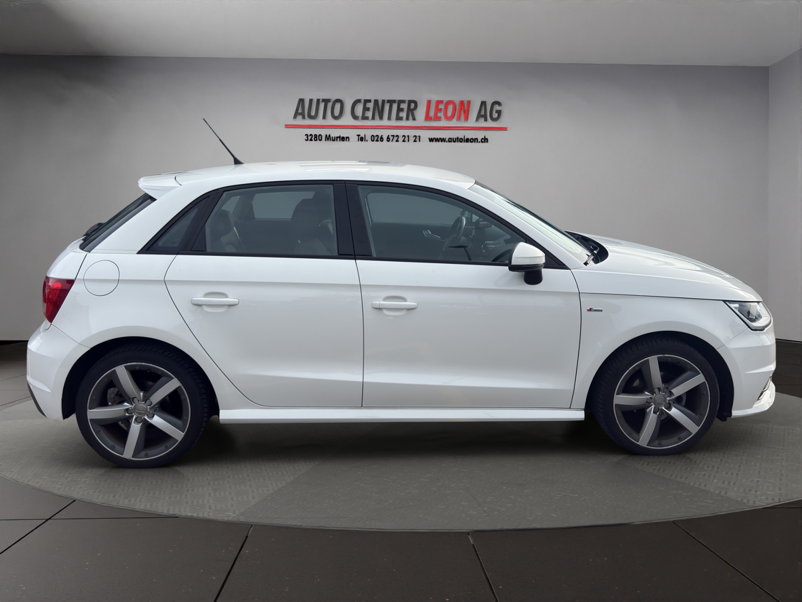 AUDI A1 Sportback 1.4 TDI S-LINE-image-6