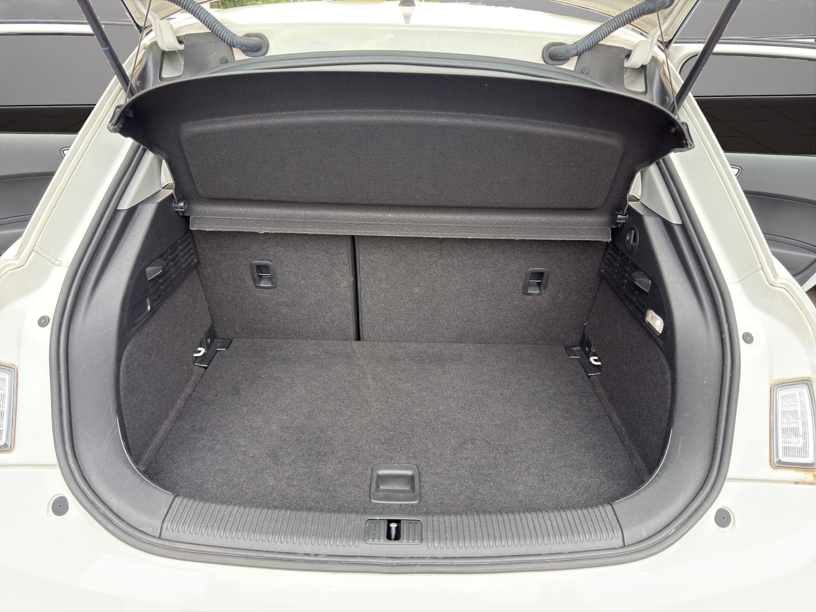 AUDI A1 Sportback 1.4 TDI S-LINE-image-18