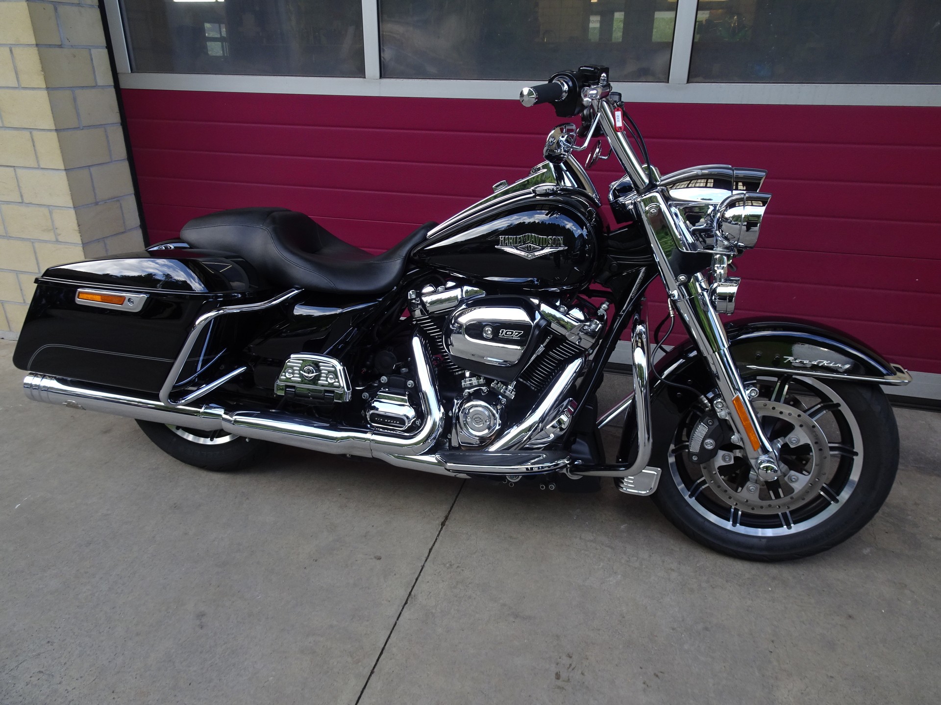 HARLEY-DAVIDSON FLHR Road King 107 ABS-showroom-element-2