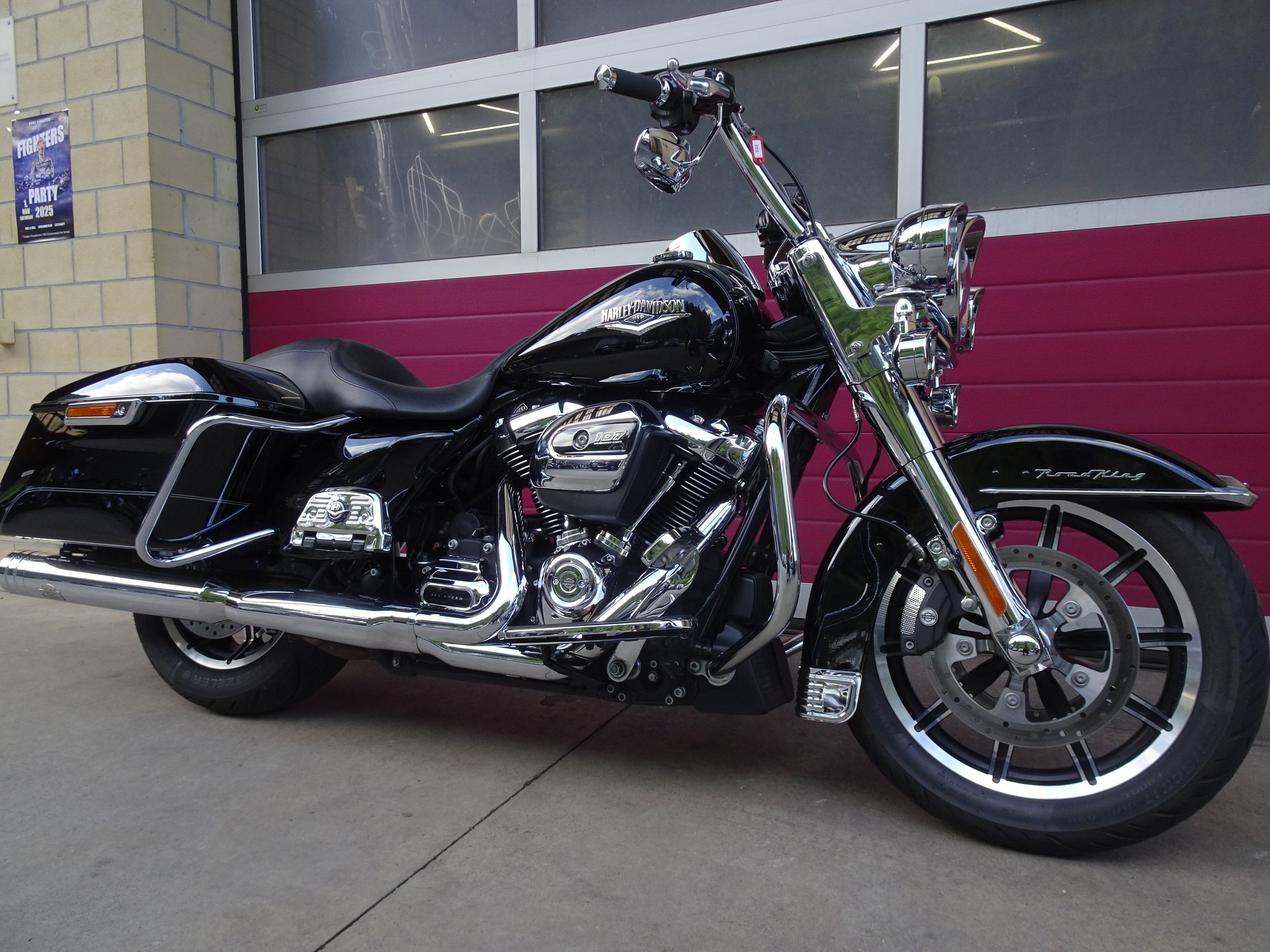 HARLEY-DAVIDSON FLHR Road King 107 ABS-image-10