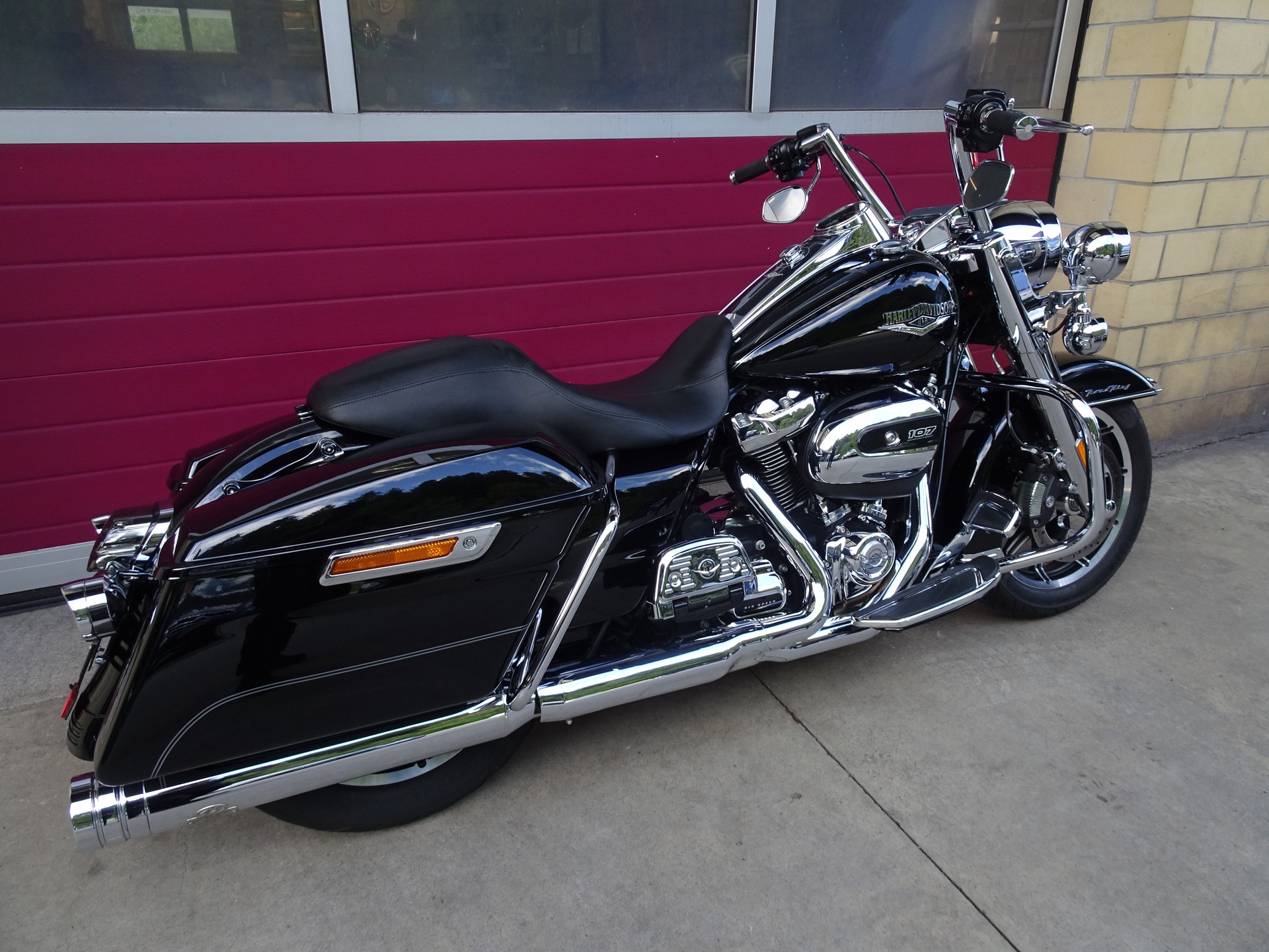 HARLEY-DAVIDSON FLHR Road King 107 ABS-showroom-element-3