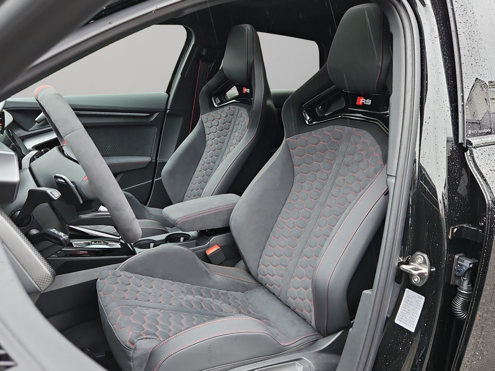 AUDI RS3 Sportback 2.5 TSI quattro S-tronic-image-7