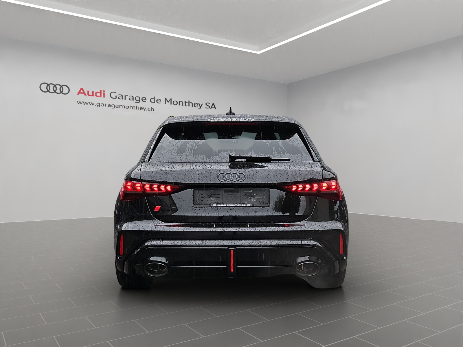 AUDI RS3 Sportback 2.5 TSI quattro S-tronic-image-4